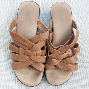 GH Bass & Co Brown Sandals Platform Slip- Heel 7.5